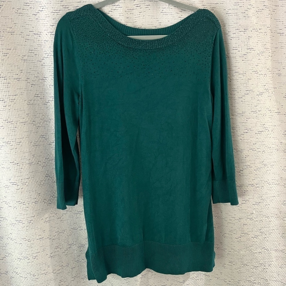 Cable & Gauge Womens Medium Green
Embellished Neck Knit Top with 3/4 Sleeve